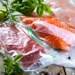 WILDTRAK Vacuum Bags Precut 30Pk -Camping Gear 43 2602eabc 126e 4249 b18f d336cfd8833f